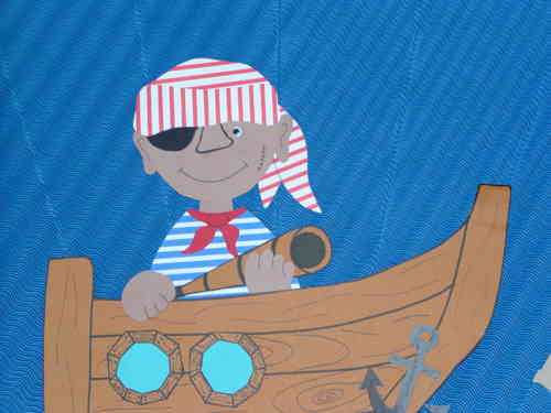Schultüte Pirat im Schiff mit Fernrohr